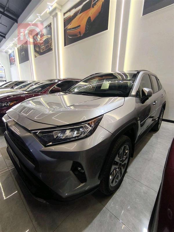 Toyota for sale in Iraq